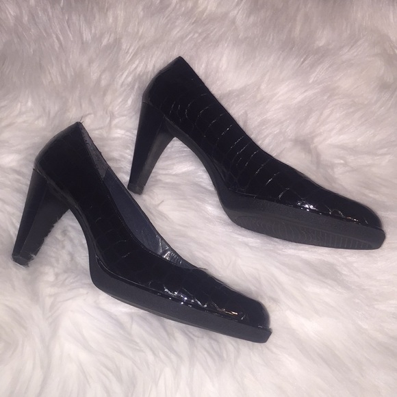 ❤️ Stuart Weitzman black high heel/pump ❤️ - Picture 1 of 8